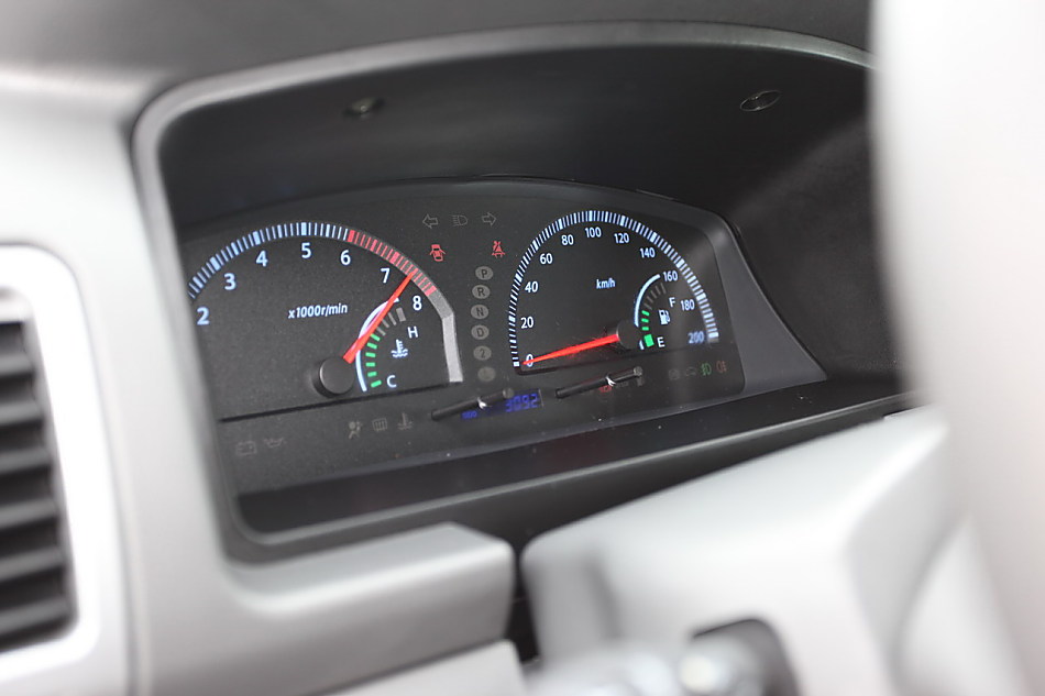 郑州日产帅客图片