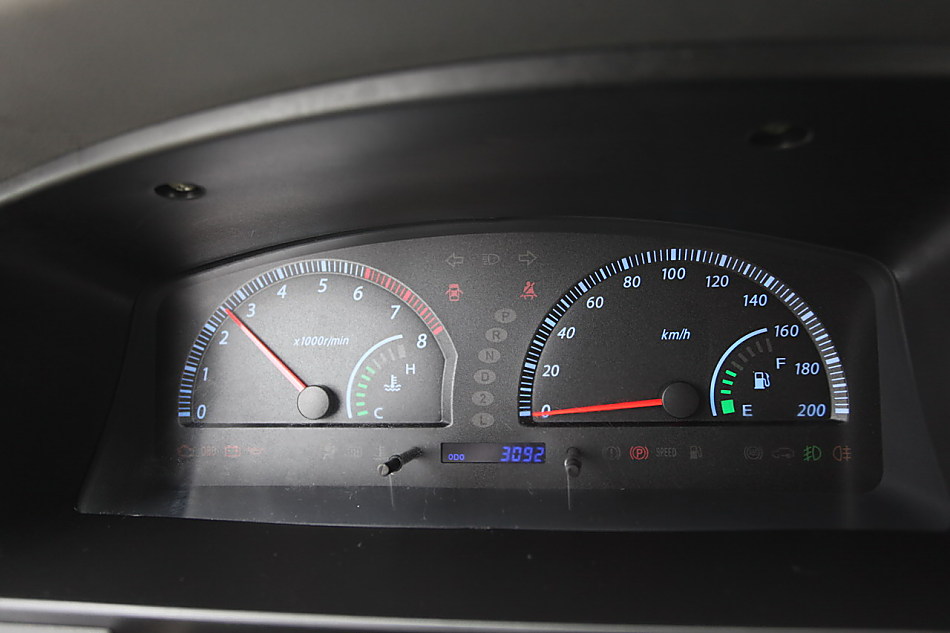 郑州日产帅客图片