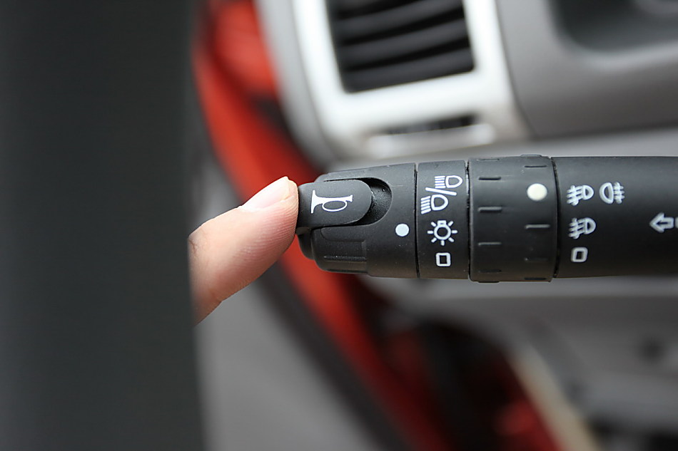 郑州日产帅客图片