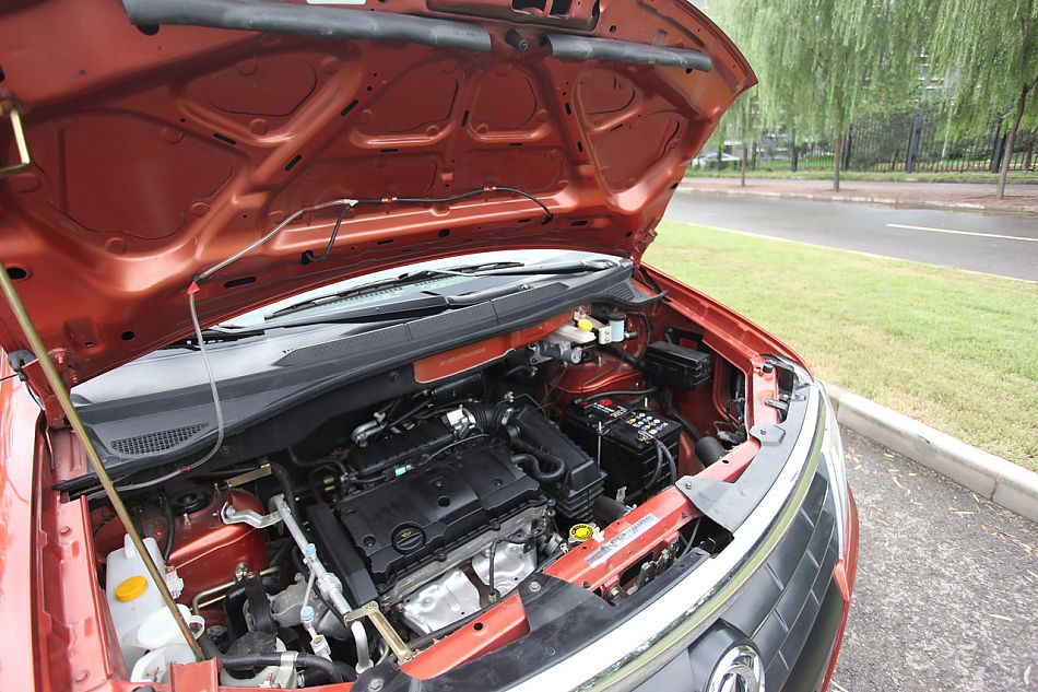 郑州日产帅客引擎图片