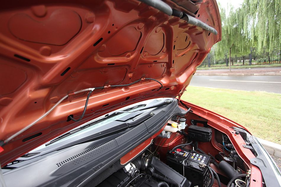 郑州日产帅客引擎图片