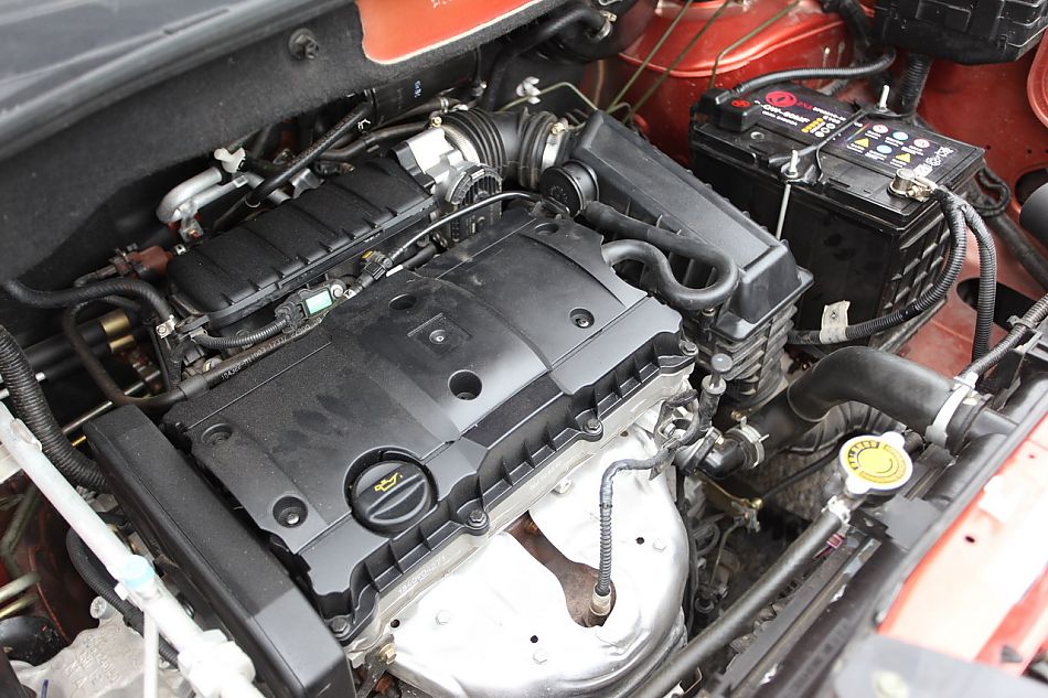 郑州日产帅客引擎图片