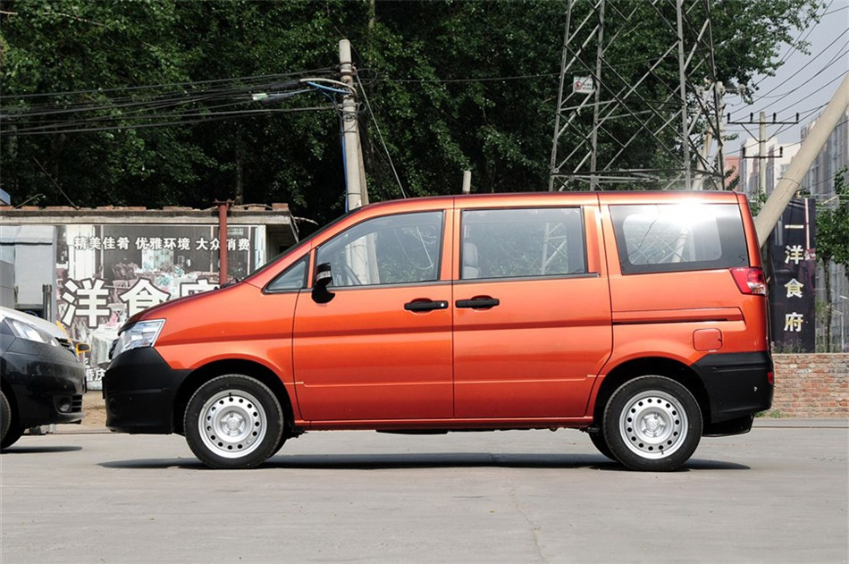 2013款 1.5L MT 手动舒适型7座 外观