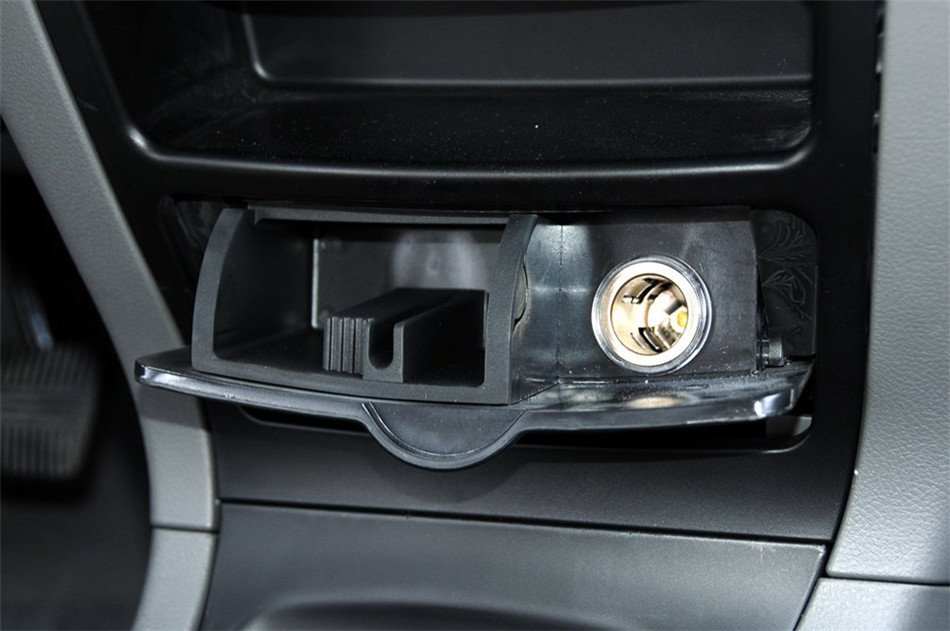 2013款 1.5L MT 手动舒适型7座 内饰