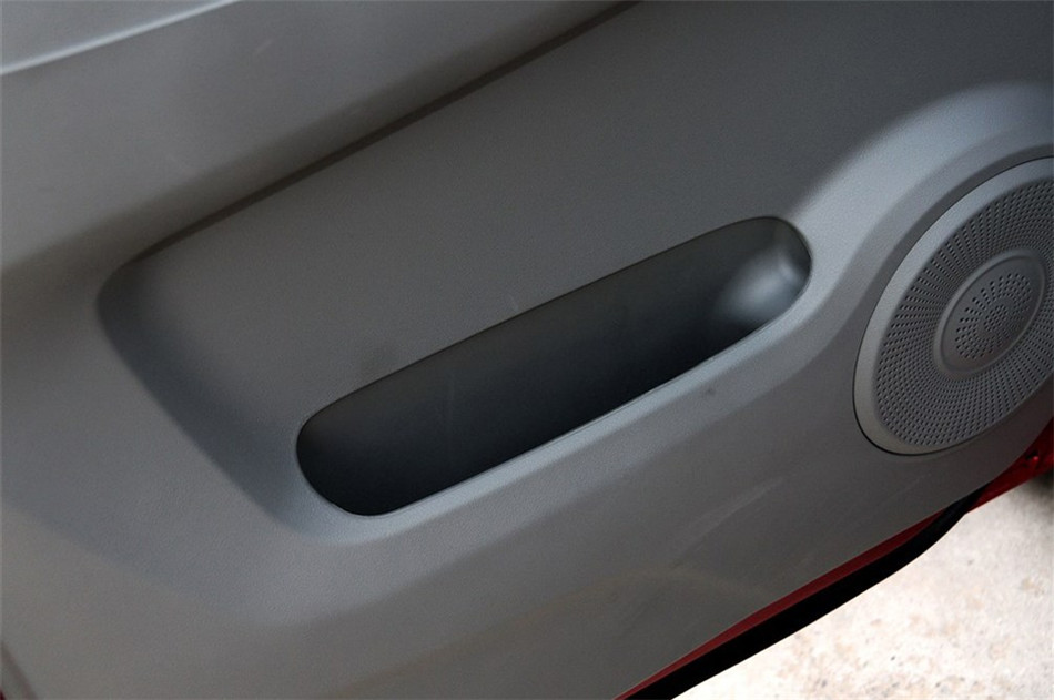 2013款 1.5L MT 手动舒适型7座 座椅空间