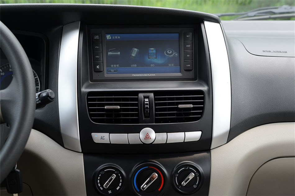 2014款 1.5L MT 手动豪华型7座 国V 内饰