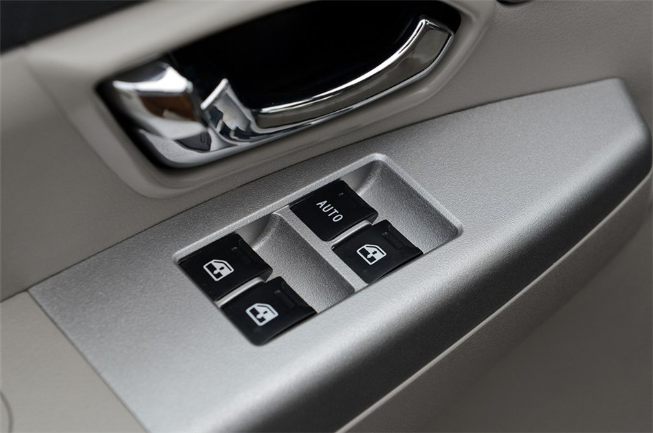 2014款 1.5L MT 手动豪华型7座 国V 座椅空间