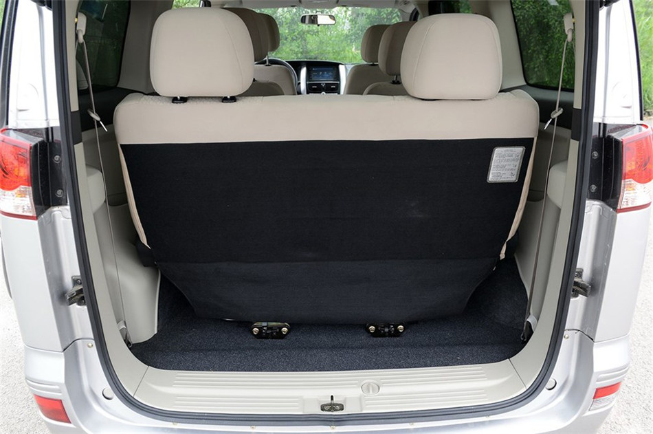2014款 1.5L MT 手动豪华型7座 国V 座椅空间