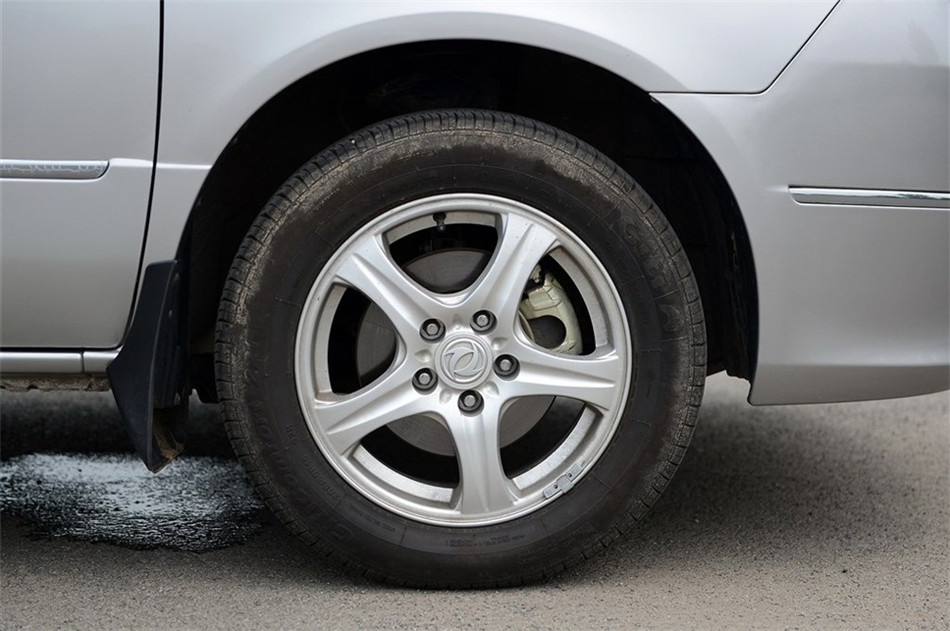 2014款 1.5L MT 手动豪华型7座 国V 其他