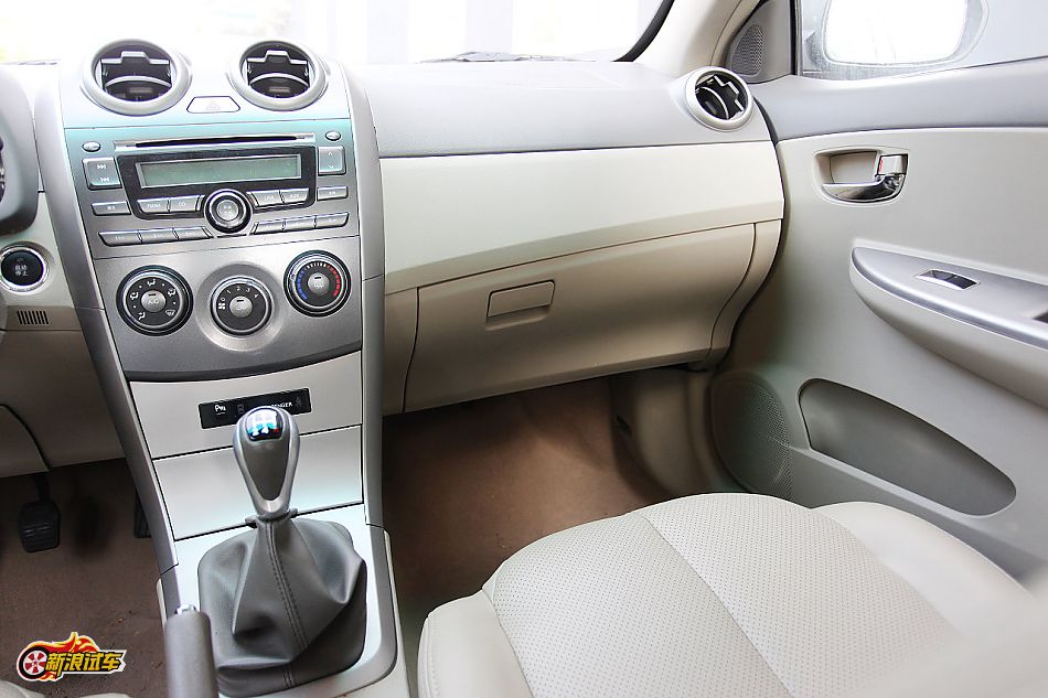 比亚迪G3手动豪雅型GLX-i内饰图片