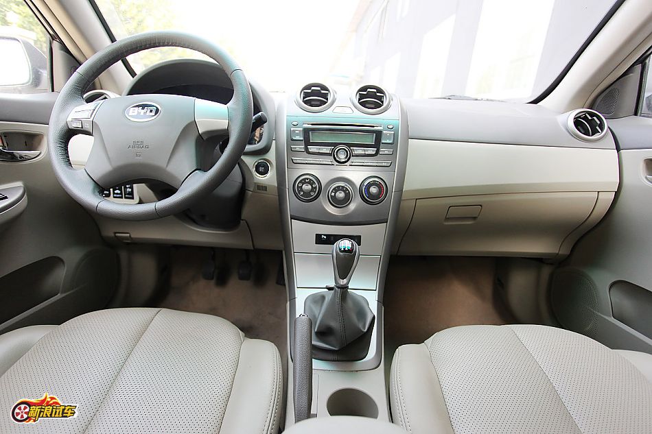 比亚迪G3手动豪雅型GLX-i内饰图片