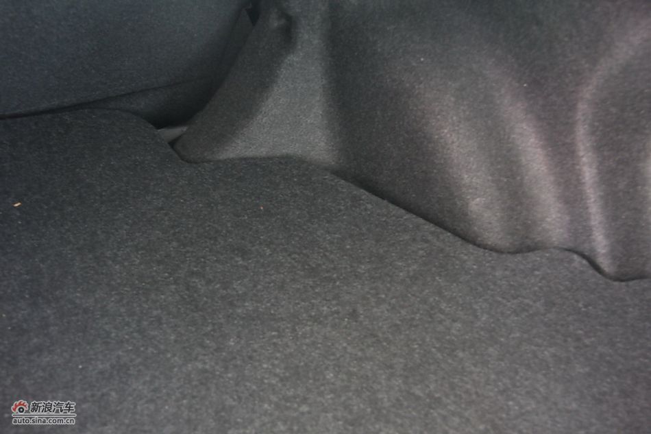 发动机舱、底盘悬挂及后备箱