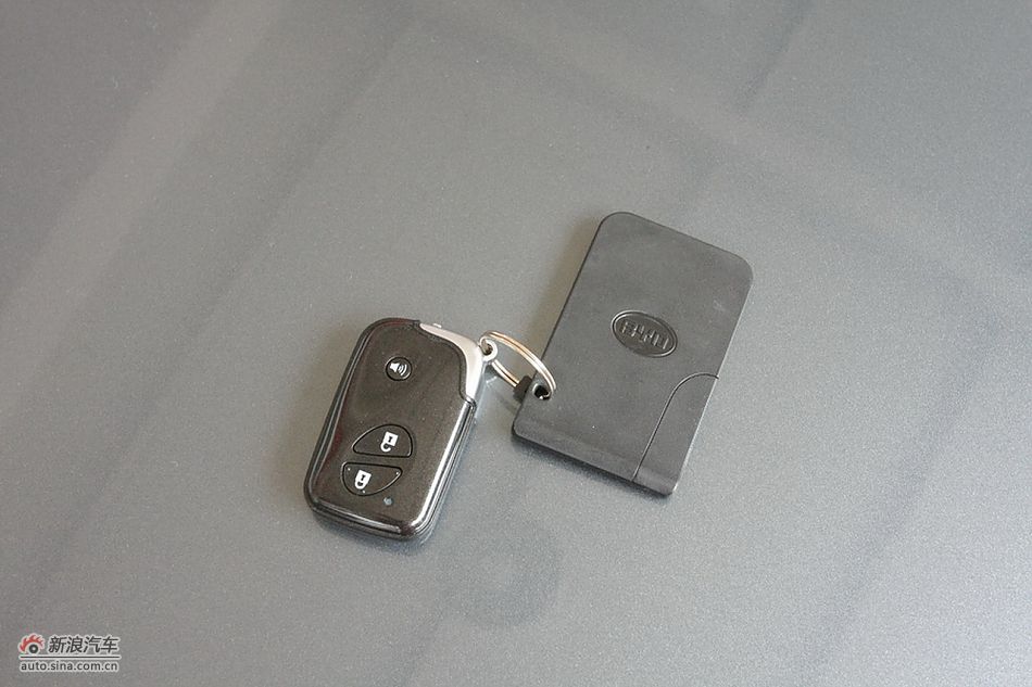 发动机舱、底盘悬挂及后备箱