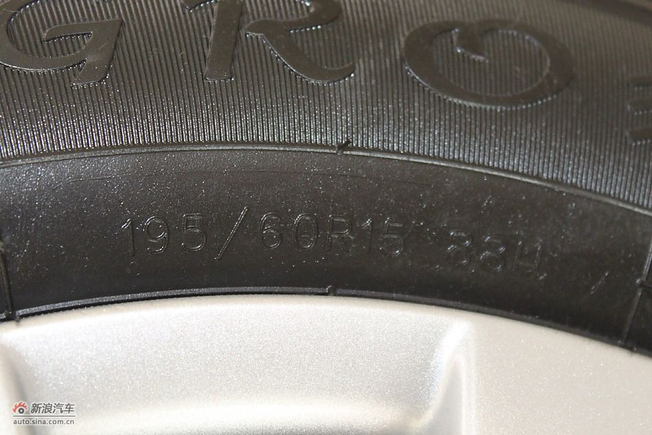 发动机舱、底盘悬挂及后备箱