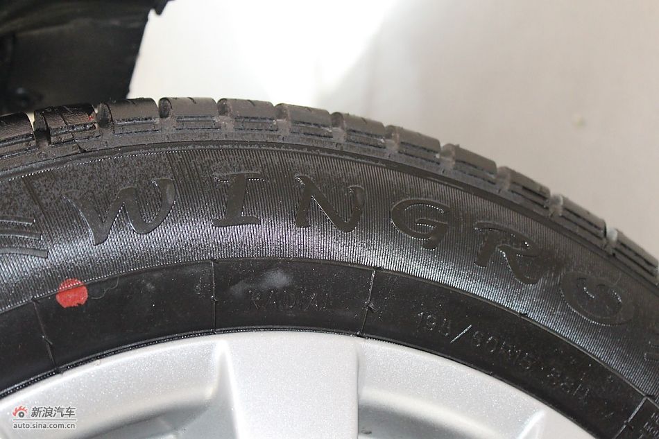 发动机舱、底盘悬挂及后备箱