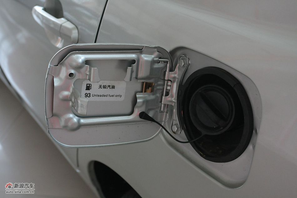 发动机舱、底盘悬挂及后备箱