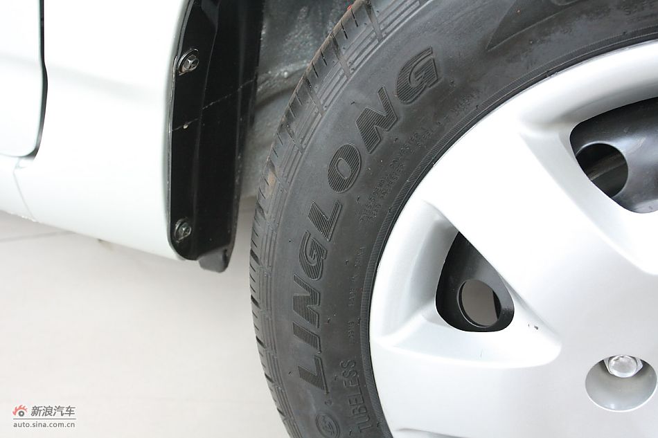 发动机舱、底盘悬挂及后备箱