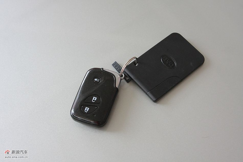 发动机舱、底盘悬挂及后备箱