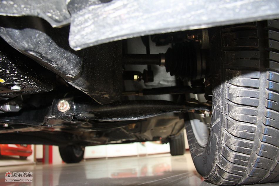 发动机舱、底盘悬挂及后备箱