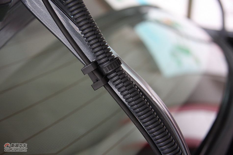 发动机舱、底盘悬挂及后备箱