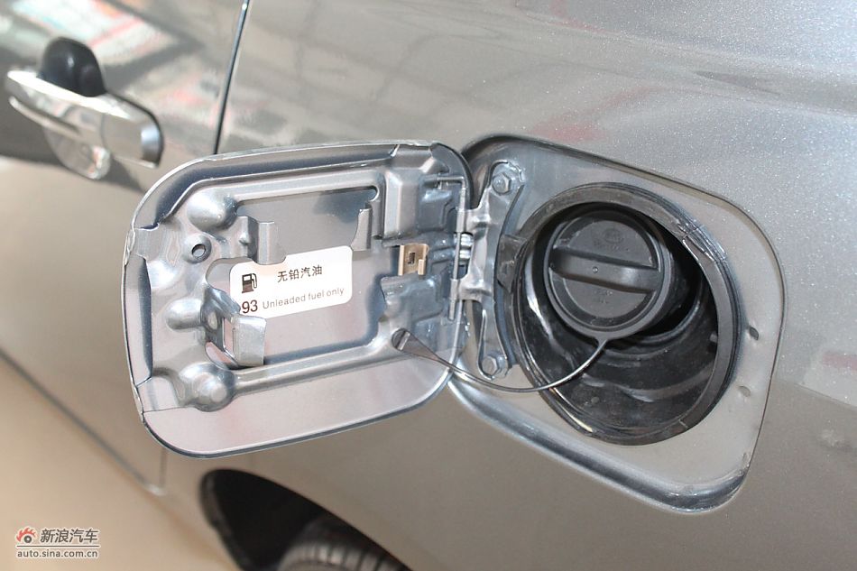 发动机舱、底盘悬挂及后备箱