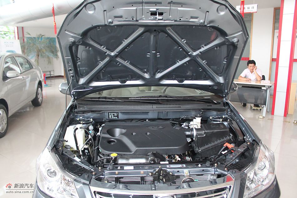 发动机舱、底盘悬挂及后备箱