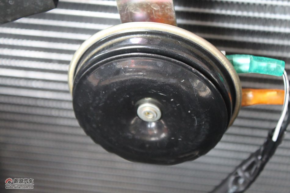 发动机舱、底盘悬挂及后备箱