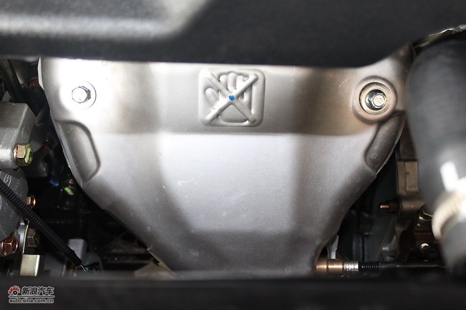 发动机舱、底盘悬挂及后备箱