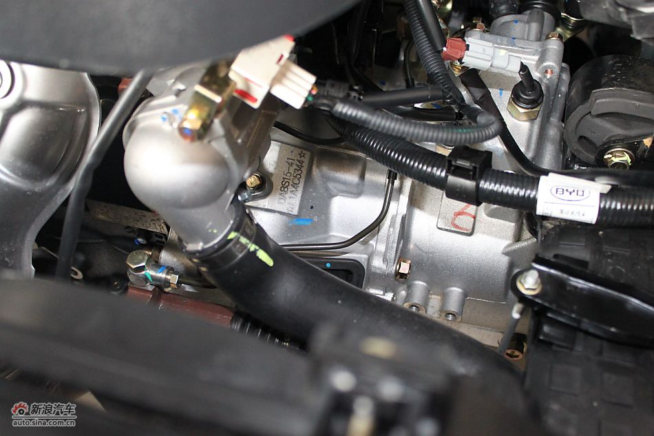 发动机舱、底盘悬挂及后备箱