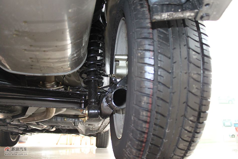 发动机舱、底盘悬挂及后备箱