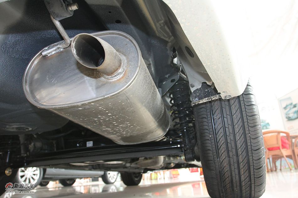 发动机舱、底盘悬挂及后备箱