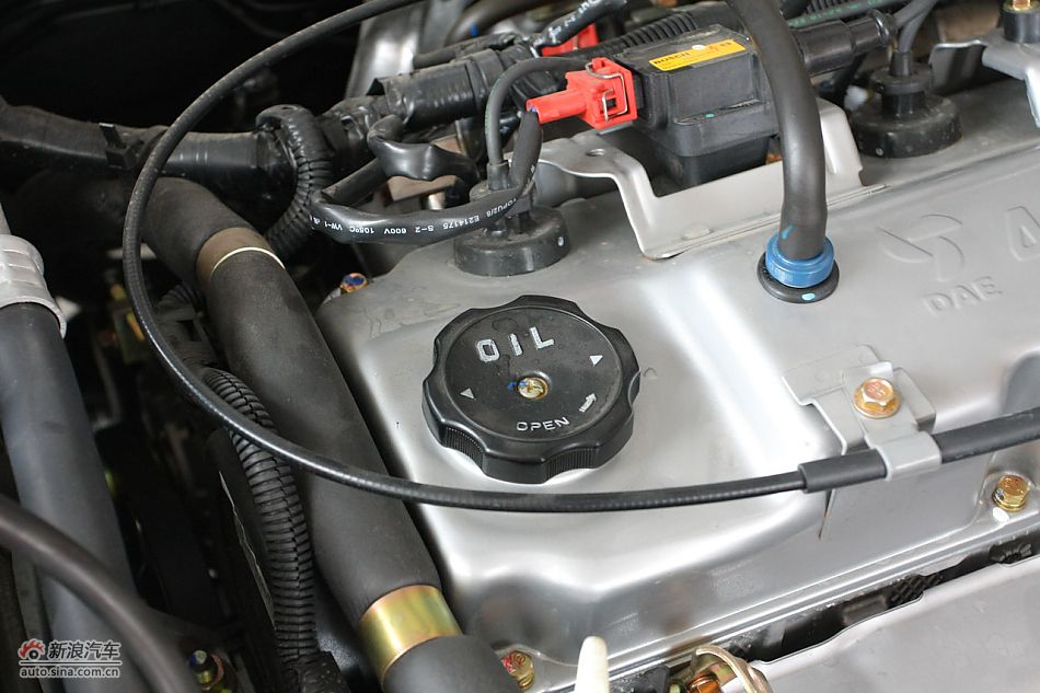 发动机舱、底盘悬挂及后备箱