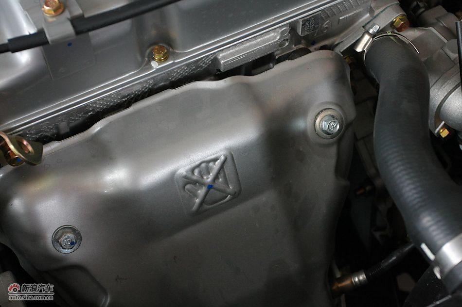 发动机舱、底盘悬挂及后备箱