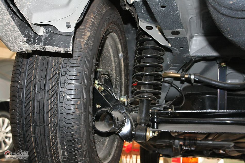 发动机舱、底盘悬挂及后备箱