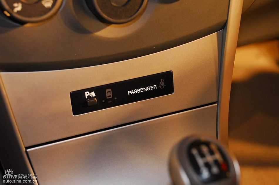 比亚迪G3上市现场新车内饰图