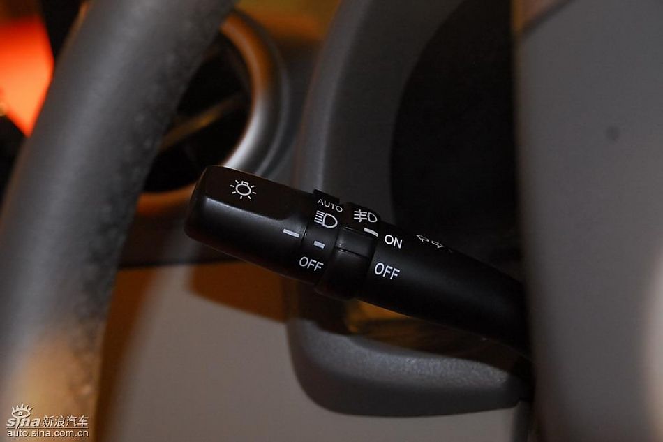 比亚迪G3上市现场新车内饰图