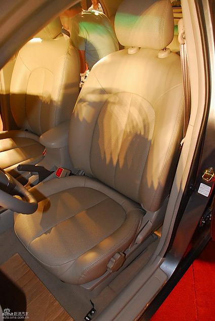 比亚迪G3上市现场新车内饰图