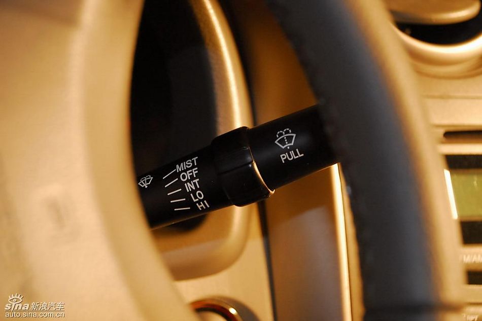 比亚迪G3上市现场新车内饰图