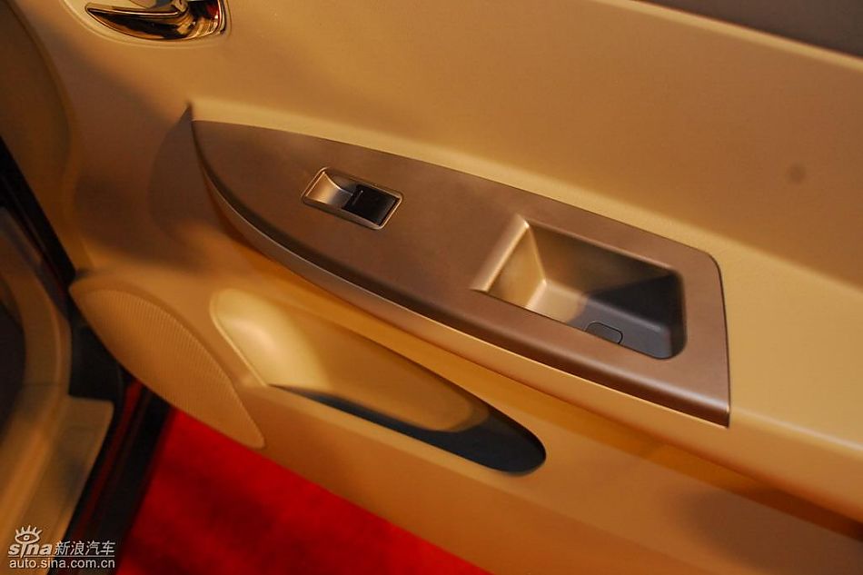 比亚迪G3上市现场新车内饰图