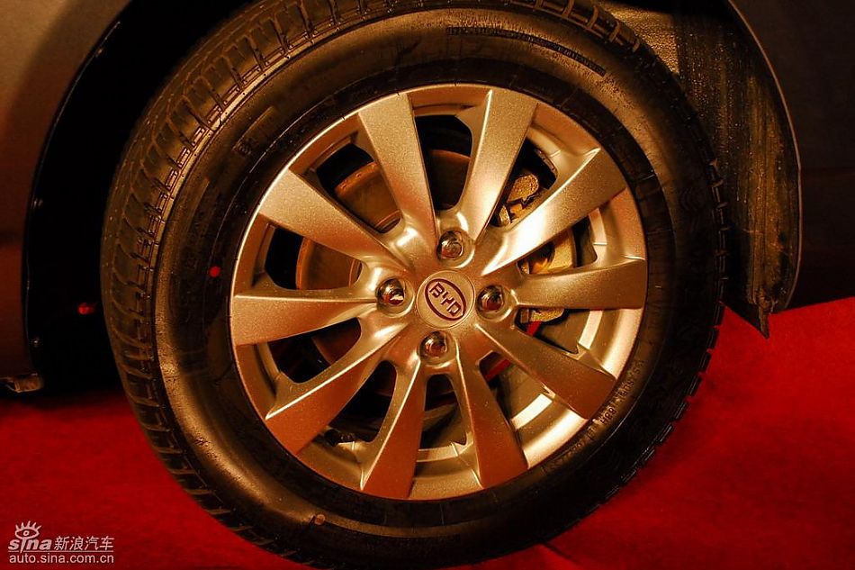 比亚迪G3上市现场新车图