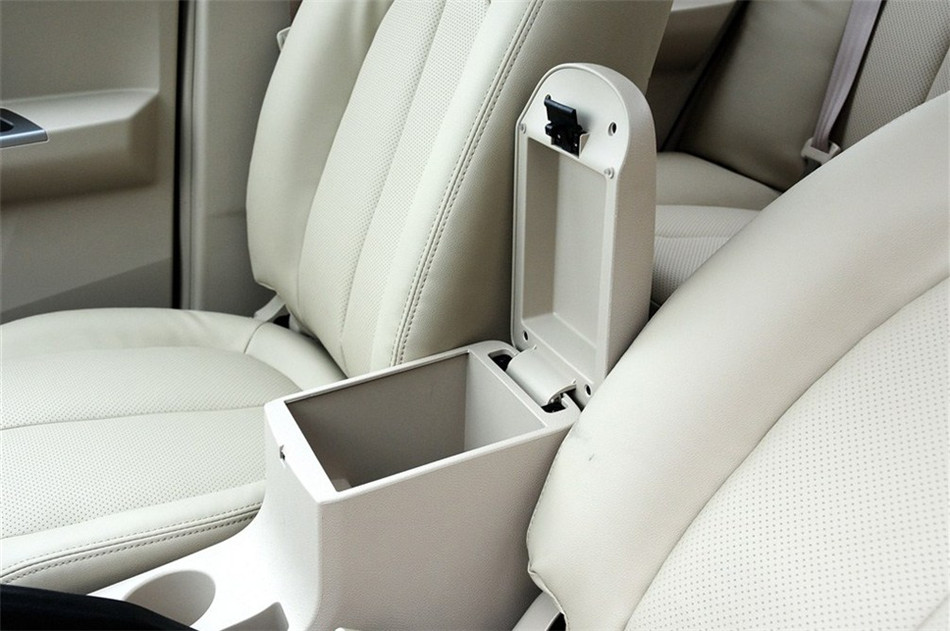 比亚迪G3 2012款 1.5L MT 豪华型 座椅空间