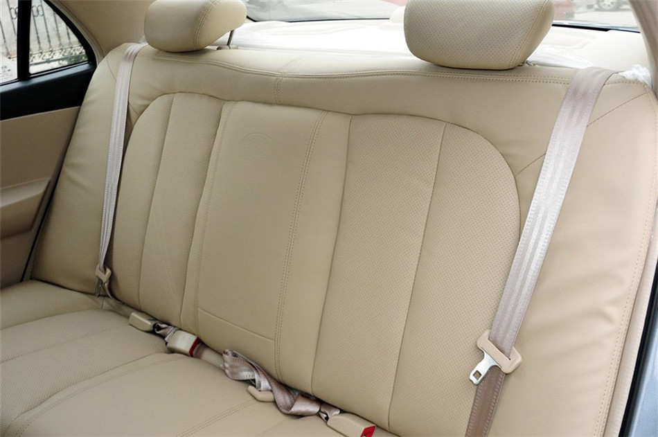 比亚迪G3 2012款 1.5L MT 豪华型 座椅空间