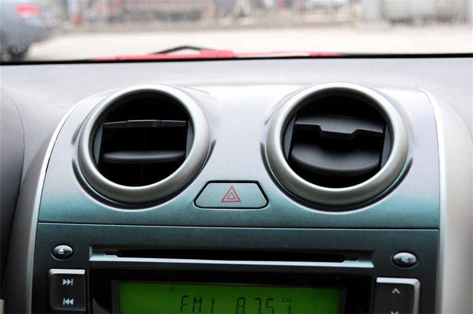 比亚迪G3 2012款 1.5L MT 豪华型 内饰