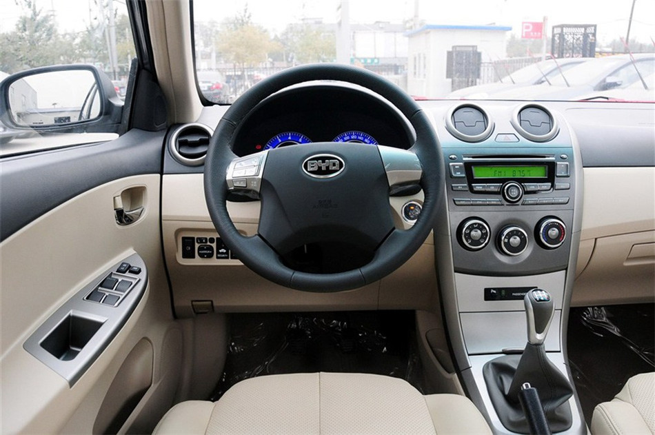 比亚迪G3 2012款 1.5L MT 豪华型 内饰