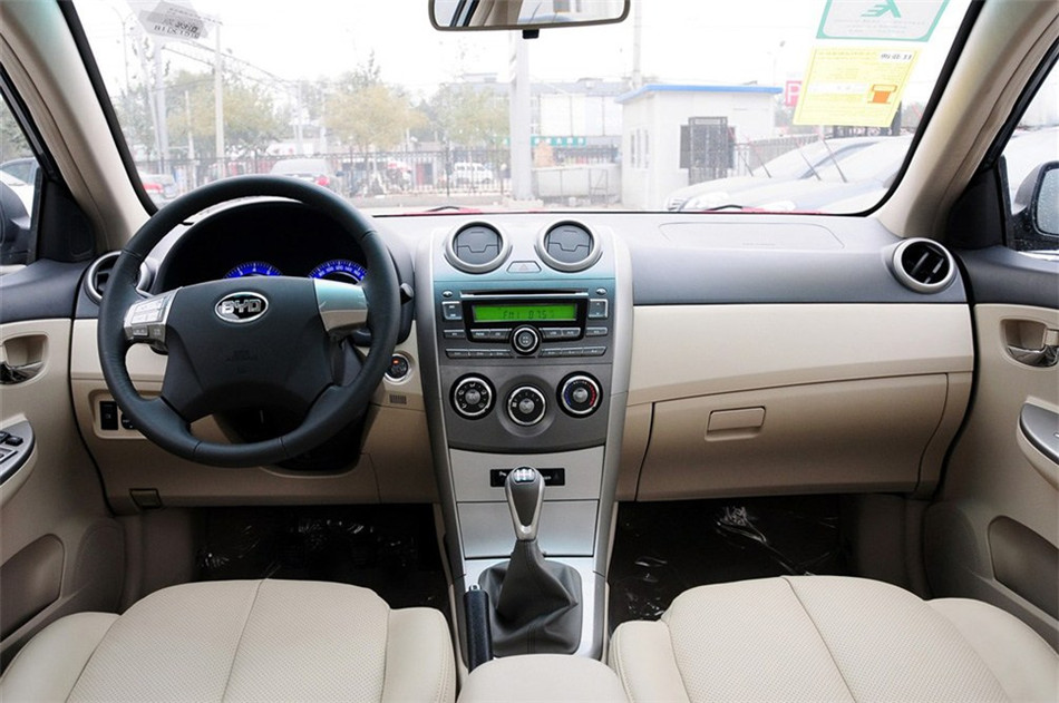 比亚迪G3 2012款 1.5L MT 豪华型 内饰