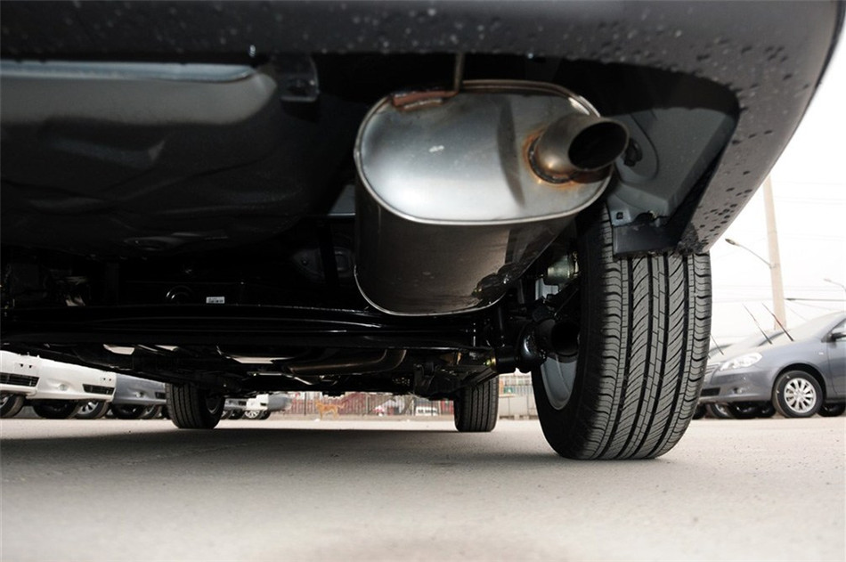 比亚迪G3 2012款 1.5L MT 豪华型 引擎底盘