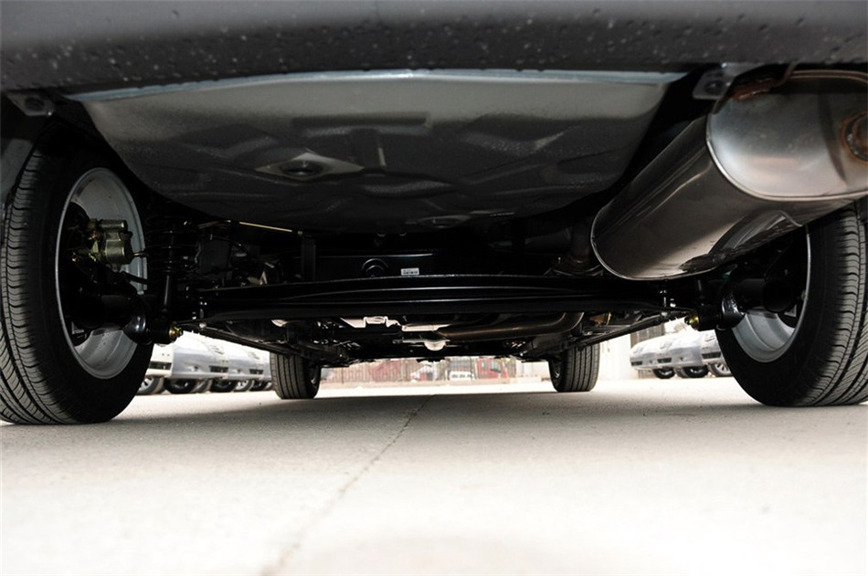 比亚迪G3 2012款 1.5L MT 豪华型 引擎底盘