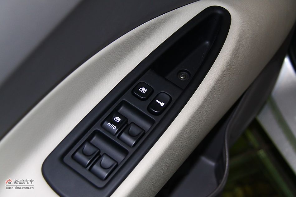 2011款和悦RS1.8L手动尊逸7座版