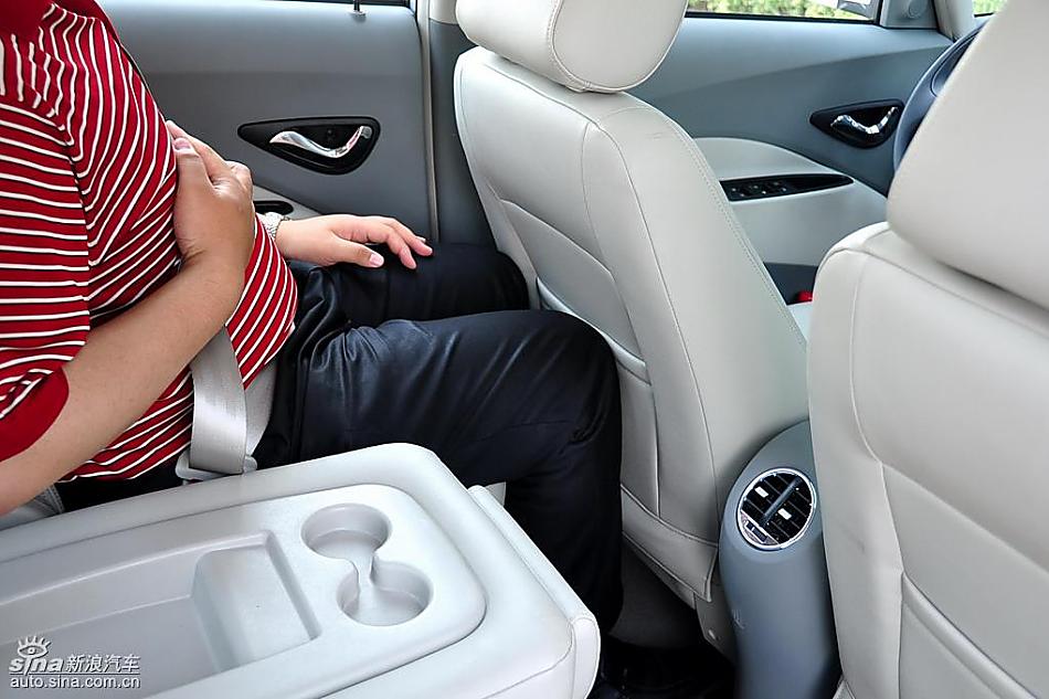 江淮和悦MPV实拍图内饰