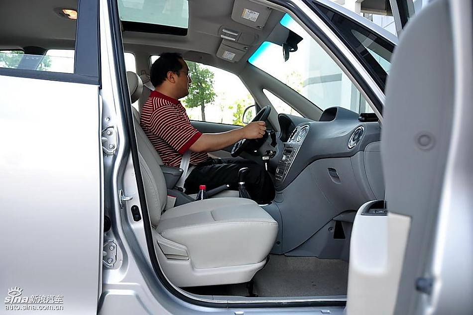 江淮和悦MPV实拍图内饰